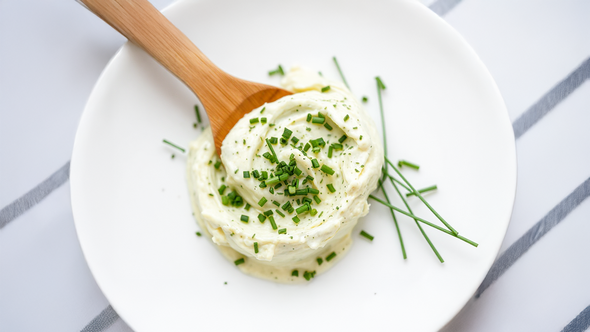 Schnittlauchbutter mit frischer Kräuternote